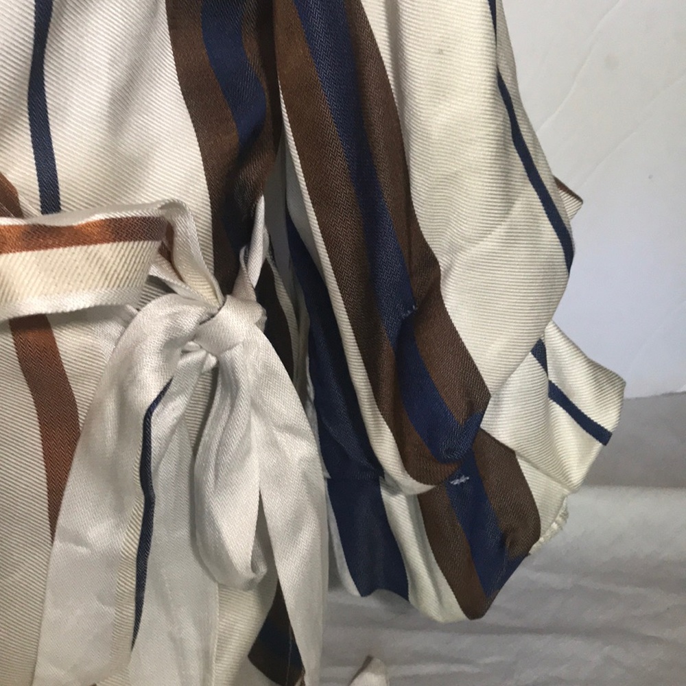 “ITALIAN” VINTAGE  Designer Wrap Blouse fab sleeves. - Picture 5 of 14